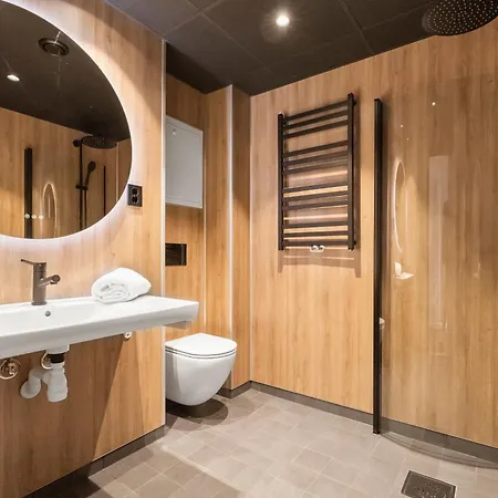 Отель Kinn Флоро