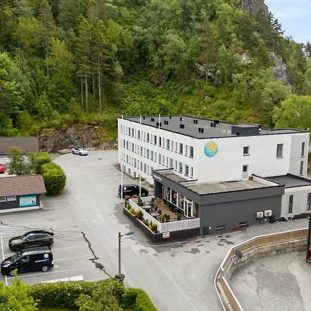 Kinn Hotel