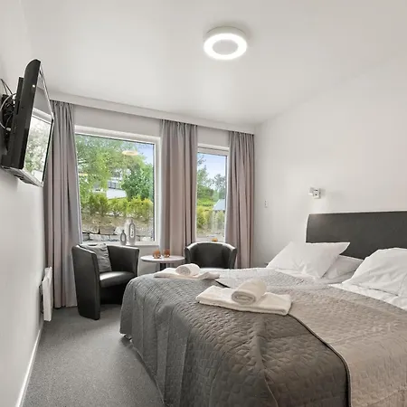 Kinn Отель Флоро