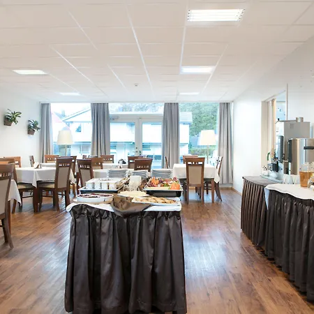 Отель Kinn Флоро