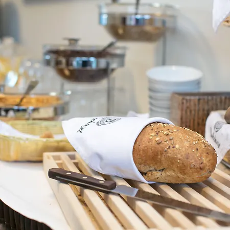 호텔 Kinn 플로로