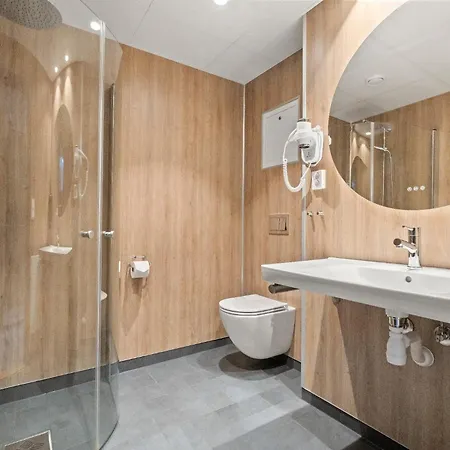 Kinn Hotel
