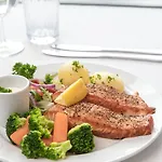 Kinn Hotel 3*