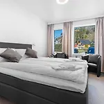 Hotel Kinn Floro